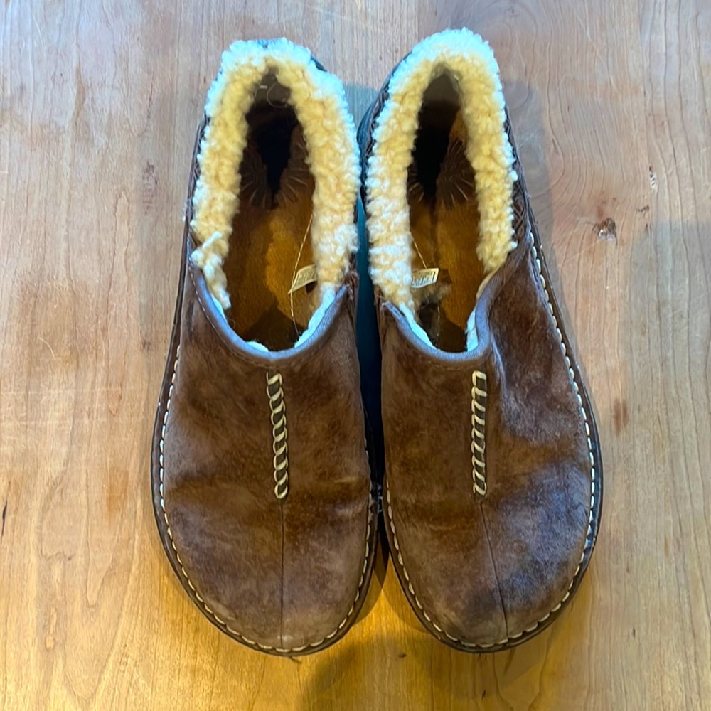 Ugg slip on shoes